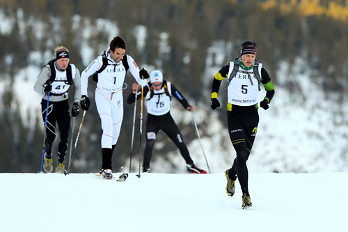 Fritt utstyrsvalg i Monsterbakken Vassfjellet 2013 gjorde at noen valgte å stille uten ski og staver, slik som orienteringsløper Arild Nomeland. På toppen var han nr. 3 i mål.. Foto: Aapo Laiho. Fritt utstyrsvalg i Monsterbakken Vassfjellet 2013 gjorde at noen valgte å stille uten ski og staver, slik som orienteringsløper Arild Nomeland. På toppen var han nr. 3 i mål.. Foto: Aapo Laiho.