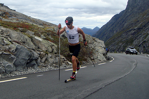Team Veidekke Trøndelags Mathias Rundgreen i flott driv på vei oppover Trollstigen. Foto: Team Veidekke Trøndelag Team Veidekke Trøndelags Mathias Rundgreen i flott driv på vei oppover Trollstigen. Foto: Team Veidekke Trøndelag