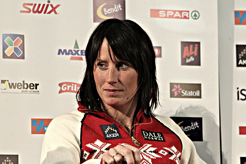 Marit Bjørgen under pressekonferansen til Norges Skiforbund på Beitostølen i forbindelse med den norske sesongåpningen Beitosprinten 2013. Foto: Erik Borg. Marit Bjørgen under pressekonferansen til Norges Skiforbund på Beitostølen i forbindelse med den norske sesongåpningen Beitosprinten 2013. Foto: Erik Borg.