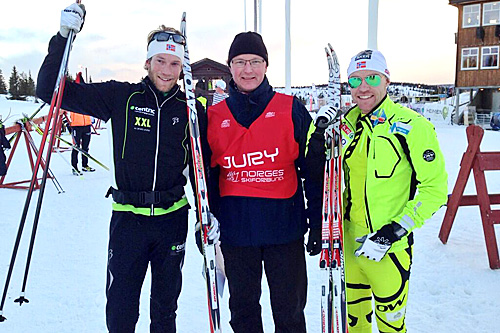 Rennleder Audun Skattebo sammen med Simen Østensen (t.v.) og Tord Asle Gjerdalen som ble henholdsvis nummer en og to i distanserennet på BUL-sprinten 2013. Foto: Arne Sandvold. Rennleder Audun Skattebo sammen med Simen Østensen (t.v.) og Tord Asle Gjerdalen som ble henholdsvis nummer en og to i distanserennet på BUL-sprinten 2013. Foto: Arne Sandvold.
