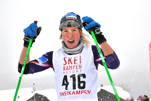 Astrid Øyre Slind i det hun passerer målstreken i Skeikampenrennet 2014 med en vinnertid nær 2 minutter bedre enn nest beste løper. Foto: Torger Fenstad.. Astrid Øyre Slind i det hun passerer målstreken i Skeikampenrennet 2014 med en vinnertid nær 2 minutter bedre enn nest beste løper. Foto: Torger Fenstad..