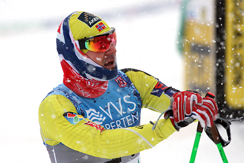 Øystein Pettersen falt i sprintprologen under NM del 1 i Lillehammer 2014. Han greide ikke å kvalifisere seg. Foto: Geir Nilsen/Langrenn.com. Øystein Pettersen falt i sprintprologen under NM del 1 i Lillehammer 2014. Han greide ikke å kvalifisere seg. Foto: Geir Nilsen/Langrenn.com.