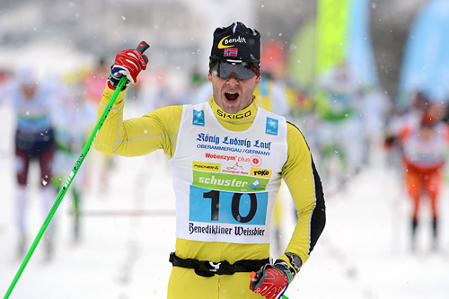 Artikkelen er fra 2003. Bildet viser derimot at Team United Bakeries-løperen Johan Kjølstad går i mål til seier i König Ludwig Lauf 2014. Foto: Rauschendorfer/NordicFocus. Artikkelen er fra 2003. Bildet viser derimot at Team United Bakeries-løperen Johan Kjølstad går i mål til seier i König Ludwig Lauf 2014. Foto: Rauschendorfer/NordicFocus.