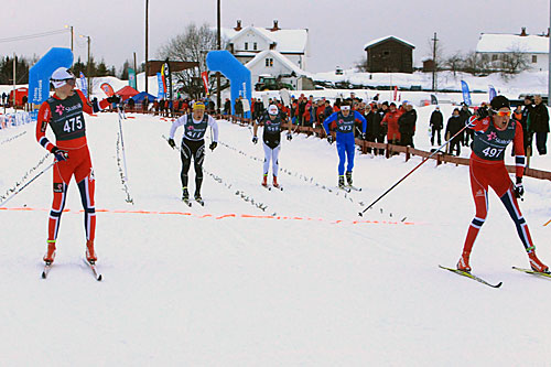 Johan Hoel (t.v.) spurtslår Thomas Ekren (t.h.), og blir norgesmester for eldre junior i sprint under junior-NM med innlagt norgescup på Vind i 2014. Foto: Erik Borg. Johan Hoel (t.v.) spurtslår Thomas Ekren (t.h.), og blir norgesmester for eldre junior i sprint under junior-NM med innlagt norgescup på Vind i 2014. Foto: Erik Borg.