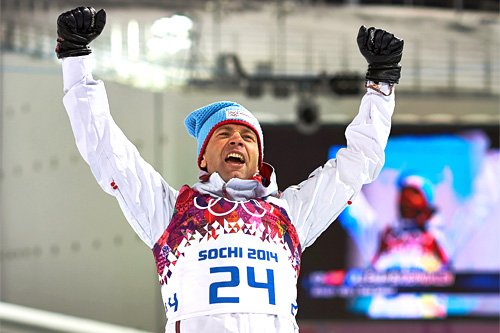 Ole Einar Bjørndalen jubler etter sitt første av flere OL-gull under lekene i Sotsji 2014. Foto: NordicFocus. Ole Einar Bjørndalen jubler etter sitt første av flere OL-gull under lekene i Sotsji 2014. Foto: NordicFocus.