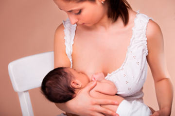 bs-breast-feeding-55386023-300