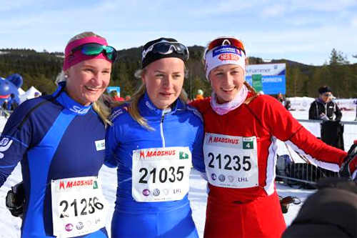 Seierspallen på 15 kilometer i Ingalåmi 2014. Marthe Bjørnsgaard i midten vant foran Ane Blomseth Johnsen (til venstre) og Sofie Nordsveen-Hustad. Foto: Kristin Roset/Ingalåmi/Birken. Seierspallen på 15 kilometer i Ingalåmi 2014. Marthe Bjørnsgaard i midten vant foran Ane Blomseth Johnsen (til venstre) og Sofie Nordsveen-Hustad. Foto: Kristin Roset/Ingalåmi/Birken.