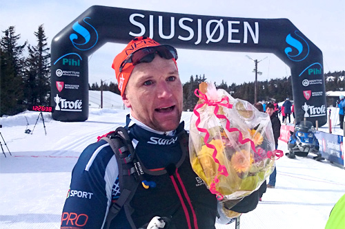 Svein Tore Sinnes var sterkest gjennom det 95 kilometer lange Lillehammer Troll Ski Marathon 2014. Foto: Geir Evensen. Svein Tore Sinnes var sterkest gjennom det 95 kilometer lange Lillehammer Troll Ski Marathon 2014. Foto: Geir Evensen.
