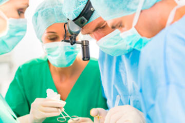 bs-surgery-team-52347199-300