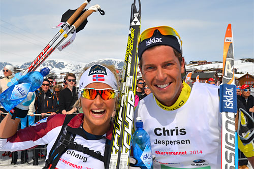 Therese Johaug og Chris Jespersen stråler etter å ha vunnet Skarverennet 2014. Foto: Kevin Eikrehagen/arrangør. Therese Johaug og Chris Jespersen stråler etter å ha vunnet Skarverennet 2014. Foto: Kevin Eikrehagen/arrangør.