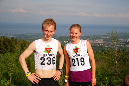 Øyvind Heiberg Sundby og Anne Siri Lervik var klart raskest i motbakkeløpet Til topps i Asker 2014. Foto: Knut Erik Lier, Asker Skiklubb. Øyvind Heiberg Sundby og Anne Siri Lervik var klart raskest i motbakkeløpet Til topps i Asker 2014. Foto: Knut Erik Lier, Asker Skiklubb.