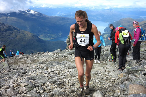 Inger Liv Bjerkreim Nilsen då ho slo alle inkl. 3 tidlegare Norgesmeistrar og ein verdsmeistar i motbakkeløp då ho i fjor vann Skåla 1848m rett opp. Vil ho også i år overraske når ho laurdag deltek i Fanaråken Opp? Foto: Christan Prestegård. Inger Liv Bjerkreim Nilsen då ho slo alle inkl. 3 tidlegare Norgesmeistrar og ein verdsmeistar i motbakkeløp då ho i fjor vann Skåla 1848m rett opp. Vil ho også i år overraske når ho laurdag deltek i Fanaråken Opp? Foto: Christan Prestegård.