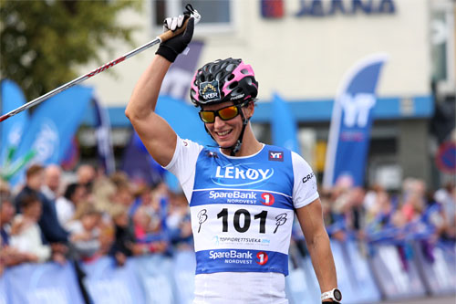 Marit Bjørgen vinner den 10 km lange åpningsetappen i Kristiansund under Toppidrettsveka 2014 på suverent vis, Foto: Geir Nilsen/Langrenn.com. Marit Bjørgen vinner den 10 km lange åpningsetappen i Kristiansund under Toppidrettsveka 2014 på suverent vis, Foto: Geir Nilsen/Langrenn.com.