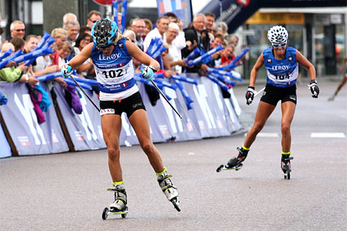 Therese Johaug sikrer seg 2. plassen foran Heidi Weng på Toppidrettsvekas åpningsrenn i Kristiansund 2014. Foto: Geir Nilsen/Langrenn.com. Therese Johaug sikrer seg 2. plassen foran Heidi Weng på Toppidrettsvekas åpningsrenn i Kristiansund 2014. Foto: Geir Nilsen/Langrenn.com.