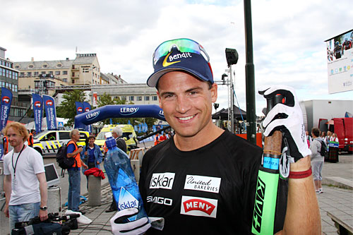 Niklas Dyrhaug etter sitt gode renn i Kristiansund som ga 3. plass under åpningsrennet av Toppidrettsveka 2014. Foto: Geir Nilsen/Langrenn.com. Niklas Dyrhaug etter sitt gode renn i Kristiansund som ga 3. plass under åpningsrennet av Toppidrettsveka 2014. Foto: Geir Nilsen/Langrenn.com.