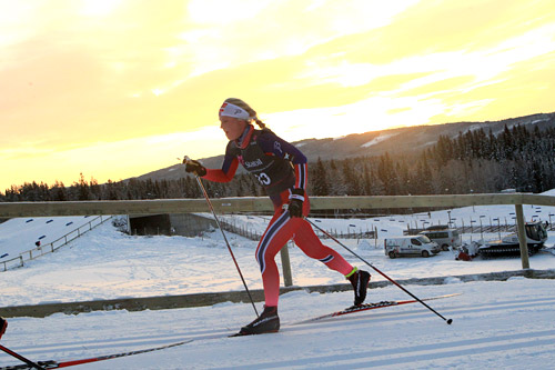 Emilie Kongsten underveis i Skandinavisk Cup og Norgescup på Lillehammer like før jul 2014. Foto: Erik Borg. Emilie Kongsten underveis i Skandinavisk Cup og Norgescup på Lillehammer like før jul 2014. Foto: Erik Borg.