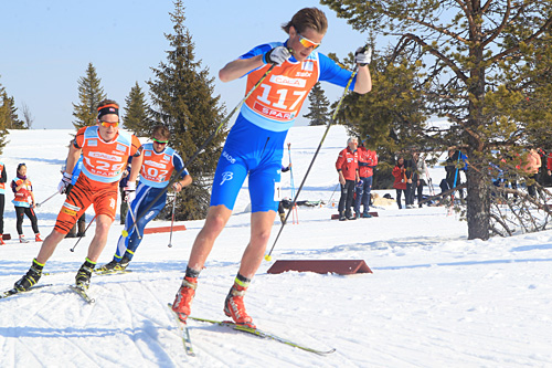 Mads Ek Strøm under femmila i NM på Gålå 2014, der han ble nummer 20. Nærmest følger Torgeir Skare Thygesen, og deretter Petter Northug jr. Foto: Erik Borg. Mads Ek Strøm under femmila i NM på Gålå 2014, der han ble nummer 20. Nærmest følger Torgeir Skare Thygesen, og deretter Petter Northug jr. Foto: Erik Borg.