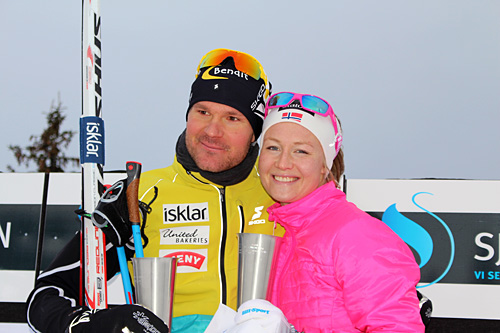 Vinnerne av Romjulsrennet Sjusjøen 2014, Øystein Pettersen og Tuva Toftdahl Staver. Foto: Dorte Finstad. Vinnerne av Romjulsrennet Sjusjøen 2014, Øystein Pettersen og Tuva Toftdahl Staver. Foto: Dorte Finstad.