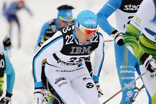Trefoldig Vasaloppsvinner og Team Coop-manager Oskar Svärd kaller sammen med Anders Aukland og Øystein Pølsa Pettersen langløpseliten inn til krisemøte i forbindelse med skøytetak i de klassiske Swix Ski Classics-løpene. Foto: Rauschendorfer Trefoldig Vasaloppsvinner og Team Coop-manager Oskar Svärd kaller sammen med Anders Aukland og Øystein Pølsa Pettersen langløpseliten inn til krisemøte i forbindelse med skøytetak i de klassiske Swix Ski Classics-løpene. Foto: Rauschendorfer