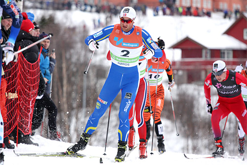 Petter Northug på god vei mot seier på 30 km skiatlon under ski-NM på Røros 2015. Foto: Geir Nilsen/Langrenn.com. Petter Northug på god vei mot seier på 30 km skiatlon under ski-NM på Røros 2015. Foto: Geir Nilsen/Langrenn.com.
