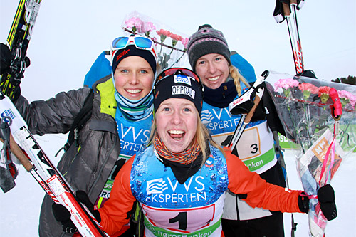 Oppdal ILs gulljenter og søskentrio fra NM-stafetten 2015 på Røros. Fra venstre: Kari, Astrid og Silje Øyre Slind. Foto: Geir Nilsen/Langrenn.com. Oppdal ILs gulljenter og søskentrio fra NM-stafetten 2015 på Røros. Fra venstre: Kari, Astrid og Silje Øyre Slind. Foto: Geir Nilsen/Langrenn.com.