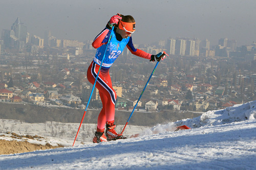 Sofie Nordsveen Hustad ute på 5 kilometer fristil under Junior-VM i Almaty 2015, der hun ble beste norske løper med sin fjerdeplass. Foto: Erik Borg. Sofie Nordsveen Hustad ute på 5 kilometer fristil under Junior-VM i Almaty 2015, der hun ble beste norske løper med sin fjerdeplass. Foto: Erik Borg.