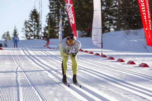 Øystein Pettersen på vei inn på Holmenkollen skistadion og Holmenkollmarsjen 2015. Foto: Magnus Nyløkken/Skiforeningen. Øystein Pettersen på vei inn på Holmenkollen skistadion og Holmenkollmarsjen 2015. Foto: Magnus Nyløkken/Skiforeningen.