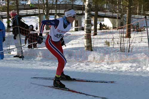 Karoline Simpson-Larsen på vei mot gull i Nordisk juniorlandskamp i svenske Örnsköldsvik 2015. Foto: Kristian Nordlunde Karoline Simpson-Larsen på vei mot gull i Nordisk juniorlandskamp i svenske Örnsköldsvik 2015. Foto: Kristian Nordlunde