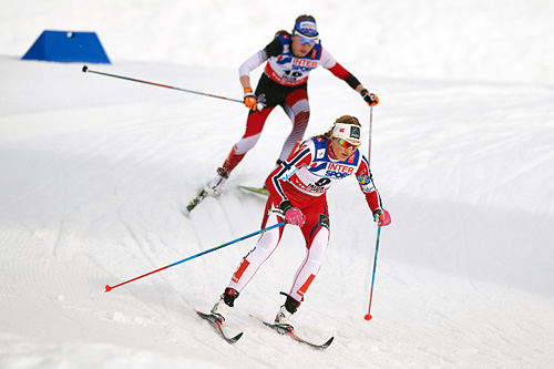 Martine Ek Hagen ute på 30 kilometer klassisk under VM i Falun 2015 med Teresa Stadlober i rygg. Martine ble til slutt nummer 12. Foto: NordicFocus. Martine Ek Hagen ute på 30 kilometer klassisk under VM i Falun 2015 med Teresa Stadlober i rygg. Martine ble til slutt nummer 12. Foto: NordicFocus.