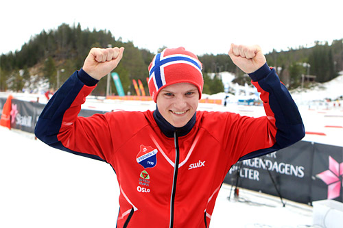 Herman Martens Meyer jubler etter sitt strålende gulløp på 10 km klassisk i 18-årsklassen under Junior-NM i Hommelvik 2015. Foto: Erik Borg. Herman Martens Meyer jubler etter sitt strålende gulløp på 10 km klassisk i 18-årsklassen under Junior-NM i Hommelvik 2015. Foto: Erik Borg.