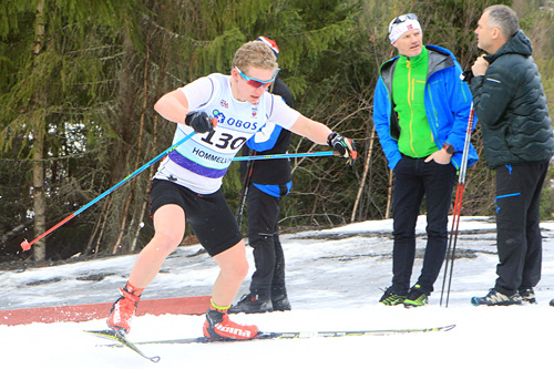 Sindre Tungesvik for Sør-Trøndelags tredjelag under Junior-NM-stafetten i Hommelvik 2015. Foto: Erik Borg. Sindre Tungesvik for Sør-Trøndelags tredjelag under Junior-NM-stafetten i Hommelvik 2015. Foto: Erik Borg.