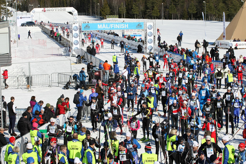 Birkebeinerrennet er et mål for mange, da gjelder det å balansere trening og andre gjøremål på en god måte i den hektiske julemåneden. Foto: Birken AS. Birkebeinerrennet er et mål for mange, da gjelder det å balansere trening og andre gjøremål på en god måte i den hektiske julemåneden. Foto: Birken AS.