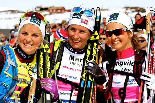 Therese Johaug (f.v.), Marit Bjørgen og Ingvild Flugstad Østberg i forbindelse med Skarverennet 2015. Johaug vant rennet, Bjørgen ble nummer 4 og Østberg nummer 3. Foto: Skarverennet. Therese Johaug (f.v.), Marit Bjørgen og Ingvild Flugstad Østberg i forbindelse med Skarverennet 2015. Johaug vant rennet, Bjørgen ble nummer 4 og Østberg nummer 3. Foto: Skarverennet.