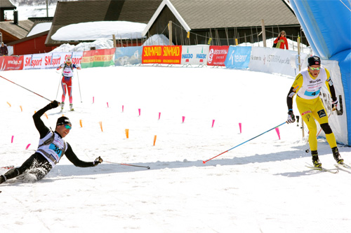 Så tett var spurten i Skarverennet 2015. Toni Livers (t.v.) vant 1 hundredel foran Martin Johnsrud Sundby. Foto: Skarverennet. Så tett var spurten i Skarverennet 2015. Toni Livers (t.v.) vant 1 hundredel foran Martin Johnsrud Sundby. Foto: Skarverennet.