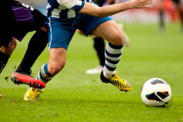bs-Legs-soccer-players-62449595-300