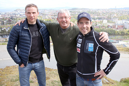 Eldar Rønning og Niklas Dyrhaug deltar i Kobberløpet i Sulitjelma. Løpet er flyttet til 9. april 2016. Her er flankerer Niklas (t.v.) og Eldar bodømannen Benn Eidissen på Utsikten i Trondheim der planene om deltagelse ble lagt i vår. Foto: Privat. Eldar Rønning og Niklas Dyrhaug deltar i Kobberløpet i Sulitjelma. Løpet er flyttet til 9. april 2016. Her er flankerer Niklas (t.v.) og Eldar bodømannen Benn Eidissen på Utsikten i Trondheim der planene om deltagelse ble lagt i vår. Foto: Privat.