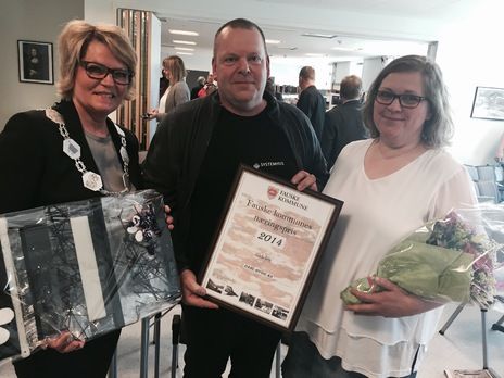 Næringspris 2014 til Gitte og Ole Dahl + ordfører Siv Anita Johnsen Brekke Næringspris 2014 til Gitte og Ole Dahl + ordfører Siv Anita Johnsen Brekke