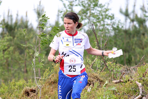 Anne Margrethe Hausken Nordberg har gjennom mange år tilhørt verdenseliten. Går det som svenskene vil får hun være like lenge ute i skogen som verdensmester Olav Lundanes & co. Foto: Geir Nilsen/Langrenn.com. Anne Margrethe Hausken Nordberg har gjennom mange år tilhørt verdenseliten. Går det som svenskene vil får hun være like lenge ute i skogen som verdensmester Olav Lundanes & co. Foto: Geir Nilsen/Langrenn.com.