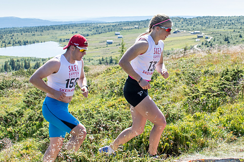 Astrid Uhrenholdt Jacobsen på god vei mot seier i terrengløpet Skeikampen Rundt 2015. Foto: Jon Gunnar Henriksen. Astrid Uhrenholdt Jacobsen på god vei mot seier i terrengløpet Skeikampen Rundt 2015. Foto: Jon Gunnar Henriksen.