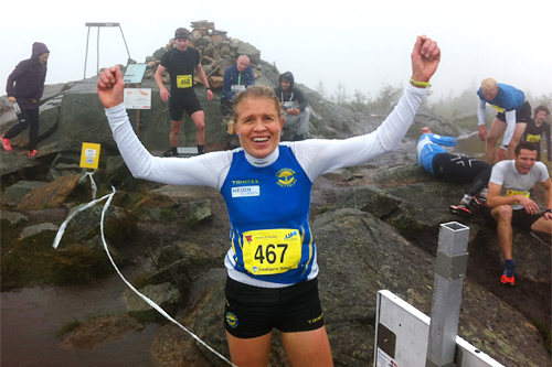 Anne Nevin jubler etter seieren i Trondheims Bratteste litt tidligere i høst. Søndag ble det full uttelling i Gråkallen Opp. Foto: Trondheims Bratteste. Anne Nevin jubler etter seieren i Trondheims Bratteste litt tidligere i høst. Søndag ble det full uttelling i Gråkallen Opp. Foto: Trondheims Bratteste.