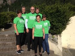 fra venstre: Ragnhild A. Kjørmo, Bjørn Steinar Surdal, Pål Anker Ravndal, Marit Liland Øverland, Per Kåre Kjørmo og Laila Øydna. Bodil Heskestad som er med i kommunekomiteen var ikke tilsted da bildet ble tatt. TV aksjonsen 2015 - Regnskogfondet