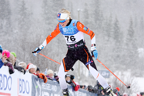 Therese Johaug på vei mot suveren seier på 7,5 km i fristil under Beitosprinten 2015. Foto: Geir Nilsen/Langrenn.com. Therese Johaug på vei mot suveren seier på 7,5 km i fristil under Beitosprinten 2015. Foto: Geir Nilsen/Langrenn.com.