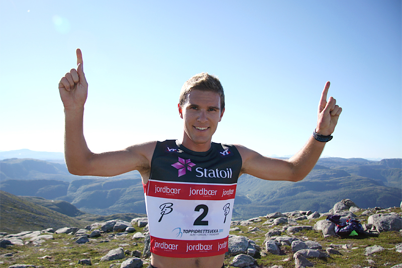 Didrik Tønseth tok sin andre seier på rad i Toppidrettsvekas motbakkeløp, Fonna Opp 2015, på ny rekordtid. Foto: Geir Nilsen/Langrenn.com. Didrik Tønseth tok sin andre seier på rad i Toppidrettsvekas motbakkeløp, Fonna Opp 2015, på ny rekordtid. Foto: Geir Nilsen/Langrenn.com.