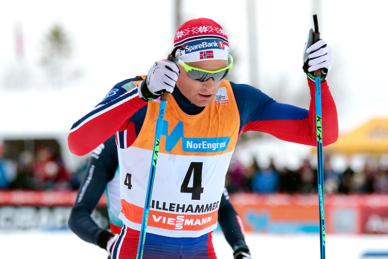 Niklas Dyrhaug i fellesstarten med skibytte under verdenscupen på Lillehammer, der han ble nummer to. Foto: Modica/NordicFocus. Niklas Dyrhaug i fellesstarten med skibytte under verdenscupen på Lillehammer, der han ble nummer to. Foto: Modica/NordicFocus.