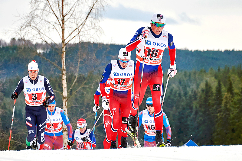 Emil Iversen fører an for Norges andrelag i verdenscupstafetten på Lillehammer 2015. Nærmest følger Federico Pellegrino (t.v.) og Martin Løwstrøm Nyenget. Foto: Modica/NordicFocus. Emil Iversen fører an for Norges andrelag i verdenscupstafetten på Lillehammer 2015. Nærmest følger Federico Pellegrino (t.v.) og Martin Løwstrøm Nyenget. Foto: Modica/NordicFocus.