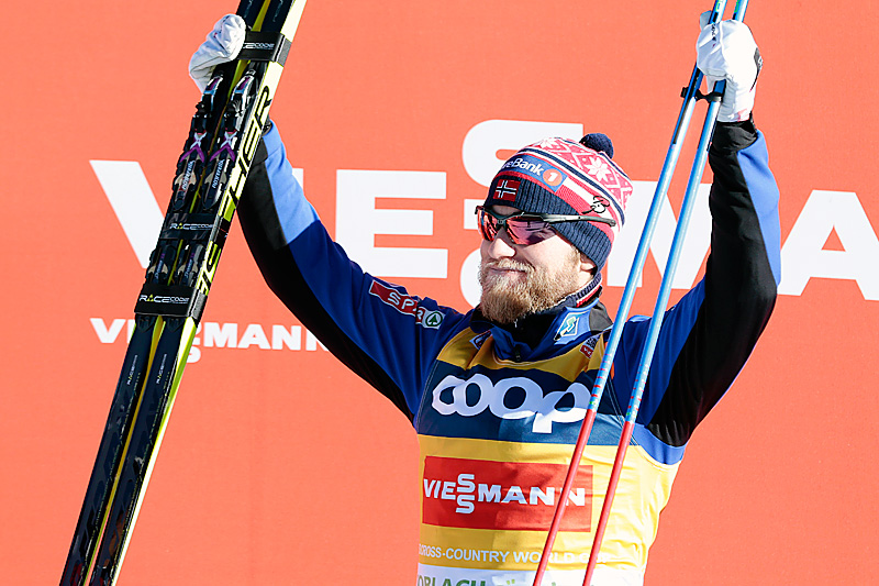 Martin Johnsrud Sundby kunne juble for seier på 15 kilometer klassisk i Toblach 2015. Foto: Modica/NordicFocus. Martin Johnsrud Sundby kunne juble for seier på 15 kilometer klassisk i Toblach 2015. Foto: Modica/NordicFocus.