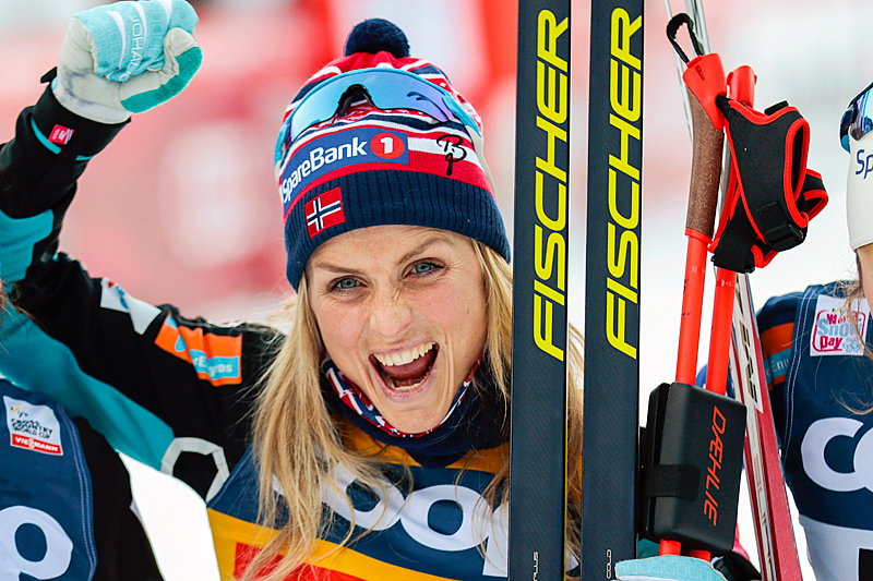Therese Johaug jubler for seier på 10 kilometer klassisk under verdenscupen i Toblach 2015. Foto: Modica/NordicFocus. Therese Johaug jubler for seier på 10 kilometer klassisk under verdenscupen i Toblach 2015. Foto: Modica/NordicFocus.