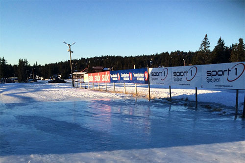 Slik ser det ut ved arenaen for Romjulsrennet Sjusjøen 26. desember 2015. 30. desember skulle dette turrennet vært gjennomført, men de må avlyse. Foto: Jørn Hemma. Slik ser det ut ved arenaen for Romjulsrennet Sjusjøen 26. desember 2015. 30. desember skulle dette turrennet vært gjennomført, men de må avlyse. Foto: Jørn Hemma.