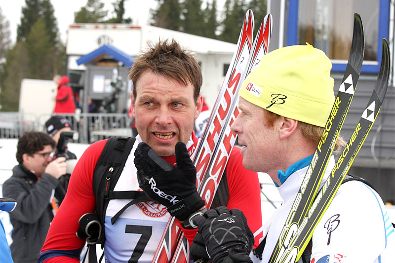 Erling Jevne, til venstre, og Bjørn Dæhlie etter målgang i Birkebeinerrennet et tidligere år. Foto: Geir Nilsen/Langrenn.com. Erling Jevne, til venstre, og Bjørn Dæhlie etter målgang i Birkebeinerrennet et tidligere år. Foto: Geir Nilsen/Langrenn.com.