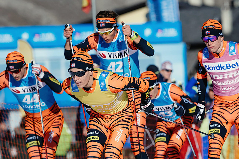 Team LeasePlan Go underveis i lagtempoen som innledet Visma Ski Classics i desember 2015. Foto: Magnus Östh/Ski Classics. Team LeasePlan Go underveis i lagtempoen som innledet Visma Ski Classics i desember 2015. Foto: Magnus Östh/Ski Classics.